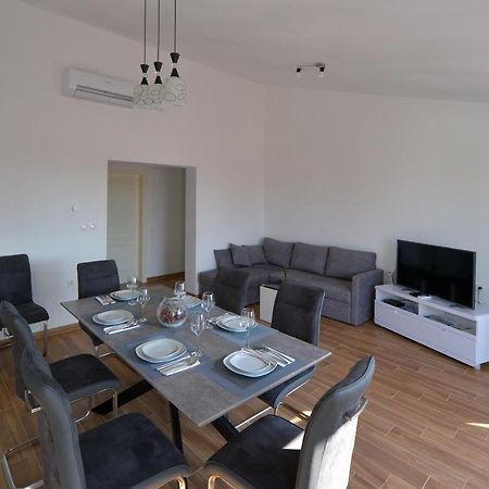 New Apartments 9 Minutes From Split Airport Каштела Экстерьер фото
