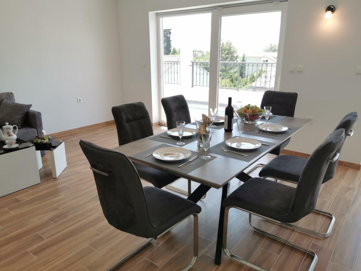 New Apartments 9 Minutes From Split Airport Каштела Экстерьер фото