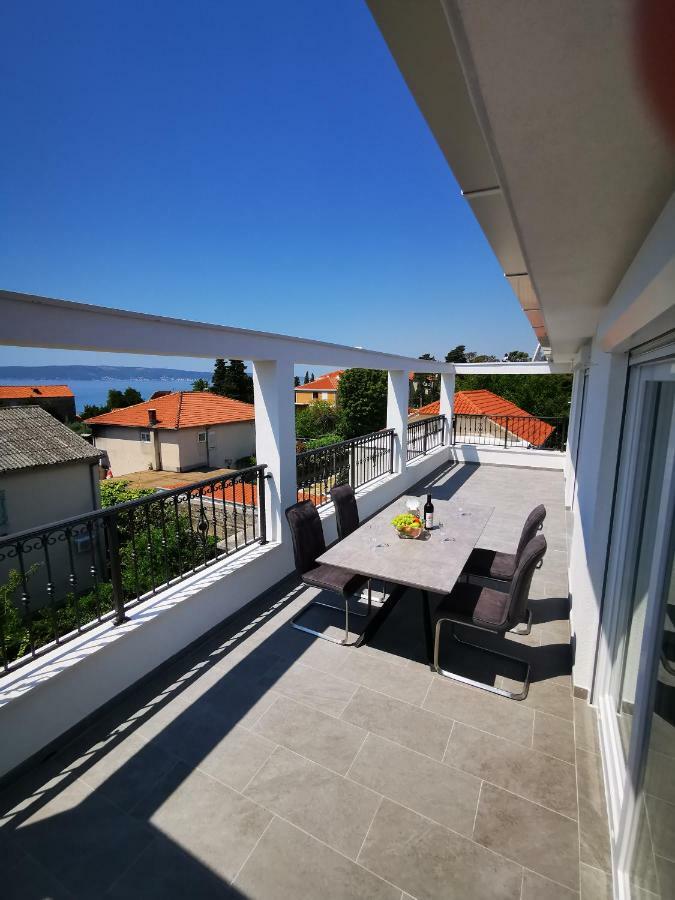 New Apartments 9 Minutes From Split Airport Каштела Экстерьер фото