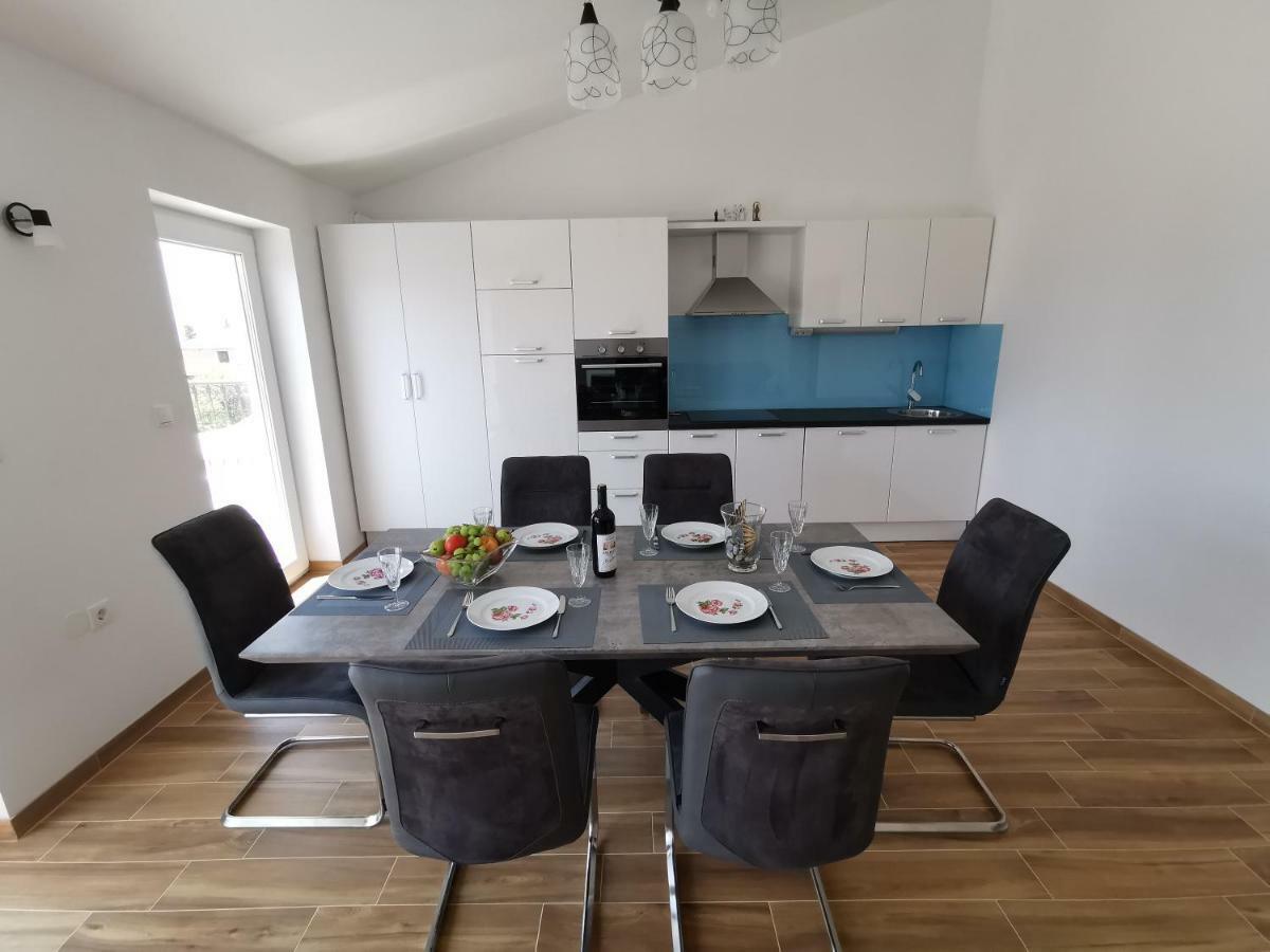 New Apartments 9 Minutes From Split Airport Каштела Экстерьер фото